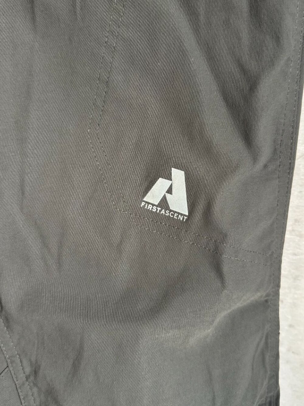 Eddie Bauer First Ascent Guide Pro Pants Gray Cargo Hike Climb Mens 38x34 - Picture 2 of 6